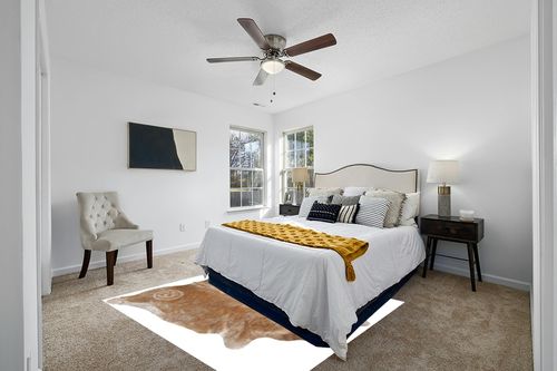 Genuine Palomino Beige Cowhide Rug 6 x 7-8 ft. 180 x 240 cm in White and Yellow Modern Bedroom
