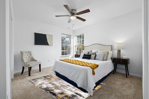 Rugshop Tralee Modern Abstract Stain Resistant Area Rug 5' x 7' Yellow in White and Yellow Modern Bedroom