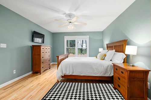 nuLOOM Myka Checkered Indoor/Outdoor Area Rug, 4x6, Black and White in Teal and Orange Wood Bedroom