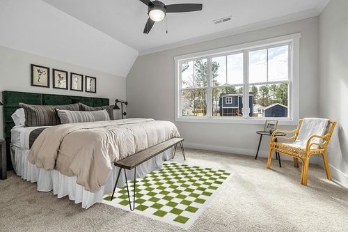 Wonnitar Checkered 5x7 Area Rug,Washable Green Rugs for Living Room,Large Modern Checkerboard Bedroom Rug,Non-Slip Soft Low Pile Stain Resistant Dining Carpet for Nursery Apartment Dorm in Grey Traditional Bedroom with King Bed