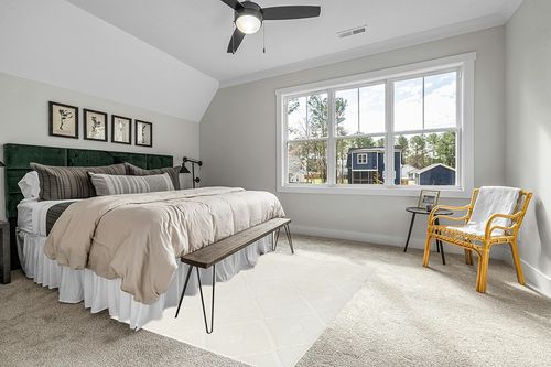 Antep Rugs Palafito 5x7 Geometric Shag Diamond High-Low Pile Textured Indoor Area Rug (White, 5'3" x 7'6") in Grey Traditional Bedroom with King Bed