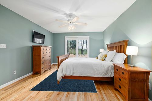 Everyday Shag Rug 6'x9' in Teal and Orange Wood Bedroom
