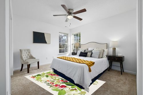 Christmas Area Rug 5 x 8, Washable Bedroom Rug Non-Slip Kitchen Rugs Non Shedding Floor Cover Mat Runner Rug for Living Room Dining Room Outdoor Carpet Pine Needles Seasonal Winter Leaves Plant in White and Yellow Modern Bedroom