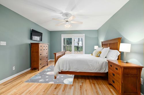 SAFAVIEH Carousel Kids Collection Area Rug - 5'3" x 7'6", Grey & Lavender, Non-Shedding & Easy Care, Ideal for High Traffic Areas for Boys & Girls in Playroom, Nursery, Bedroom (CRK103F) in Teal and Orange Wood Bedroom