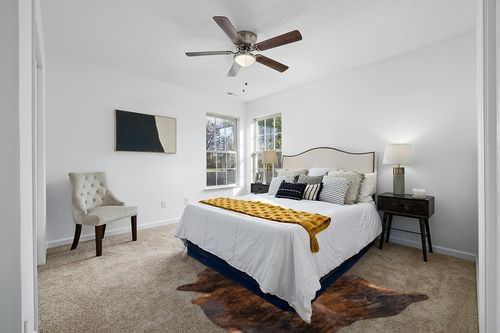 Tomtom Cowhides Brindle Dark Cowhide Rug 100% Natural Leather Rugs 6' x '6 in White and Yellow Modern Bedroom