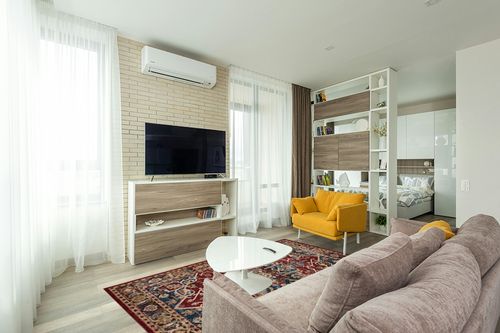 SAFAVIEH Bijar Collection 5'3" x 7'6" Red / Royal BIJ605R Traditional Oriental Distressed Non-Shedding Living Room Bedroom Dining Home Office Area Rug in Light Modern Living Room with TV