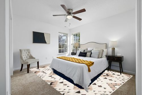 SAFAVIEH Moroccan Tassel Shag Collection Area Rug - 9' x 12', Ivory & Brown, Boho Design, Non-Shedding & Easy Care, 2-inch Thick Ideal for High Traffic Areas in Living Room, Bedroom (MTS688A) in White and Yellow Modern Bedroom