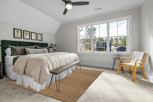 Pebble & Crane - Carlisle Rug - Woven Throw Rug - Jute and Cotton - Area Rug for Kitchen, Living Room, Bedroom, and More - Solid Trim - 8’ x 10’ - Grey in Grey Traditional Bedroom with King Bed