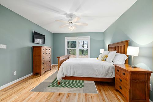 SAFAVIEH Genre Collection Area Rug - 6' x 9', Grey & Green, Handmade Wool, Ideal for Living Room, Bedroom, Dining (GRE207F-6) in Teal and Orange Wood Bedroom