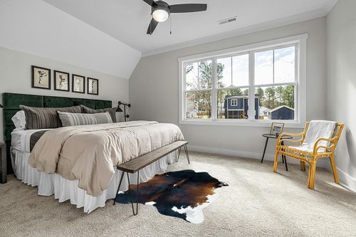 bonanza leathers Genuine Cowhide Rug Chocolate Cream Size S/L/XL 5X6/6X7/7X8 FT (7X8) in Grey Traditional Bedroom with King Bed