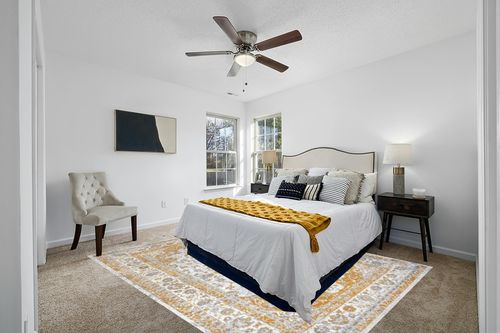 Eyely PDM212B-8 Modern Indhira Ornate Medallion Indoor Area Rug Bohemian;Vintage;Traditional;Transitional, Bedroom, Kitchen, Living Room, Easy-Cleaning, Non-Shedding, 8 X 10, Orange/Cream in White and Yellow Modern Bedroom