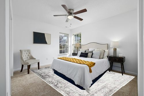 Unique Loom Sofia Collection Area Rug - Casino (9' x 12' Rectangle, Gray) in White and Yellow Modern Bedroom