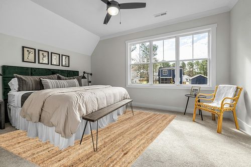 nuLOOM Rigo Hand Woven Farmhouse Jute Area Rug, 9' x 12', Natural in Grey Traditional Bedroom with King Bed