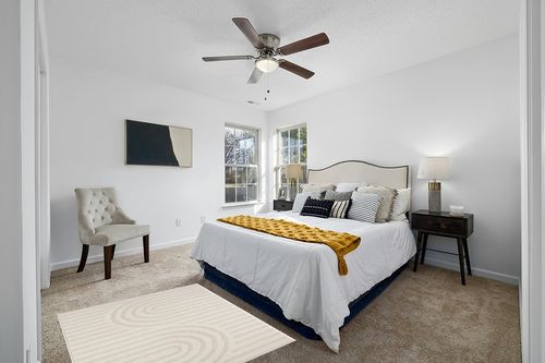 LUXE WEAVERS Modern Geometric Cream 4x5 Area Rug, High Low Texture Carpet in White and Yellow Modern Bedroom