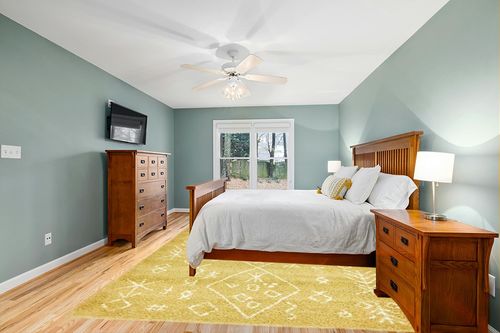 Unique Loom Rabat Shag Collection Modern Tribal Moroccan Inspired Plush & Soft Nomad Design Area Rug (9' 0 x 12' 0 Rectangular, Yellow/ Ivory) in Teal and Orange Wood Bedroom