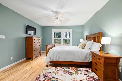 Boho Farmhouse Floral Rug for Bedroom, Low Pile Thin 4x6 Area Rug Machine Washable Soft Shag Nursery Rug Non-Slip Kithcen Entryway Rugs Shabby Chic Vintage Flowers Indoor Floor Carpet for Living Room in Teal and Orange Wood Bedroom