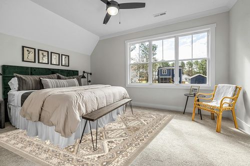 nuLOOM Becca Traditional Tiled Area Rug, 9x12, Grey in Grey Traditional Bedroom with King Bed