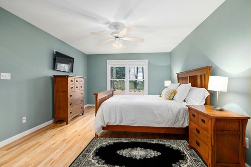 Unique Loom Reza Collection Traditional Persian Style Area Rug, 4 x 6 ft, Black/Beige in Teal and Orange Wood Bedroom