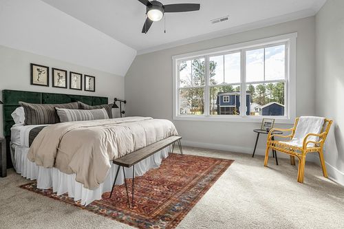 Loloi Layla 7'-6" x 9'-6" Area Rug in Brick/Blue - Thick Area Rug, Soft Area Rug with, Vintage Inspired Distressed Design, Low Pile, Non-Shedding, Easy Clean, Durable Living Room Rug in Grey Traditional Bedroom with King Bed