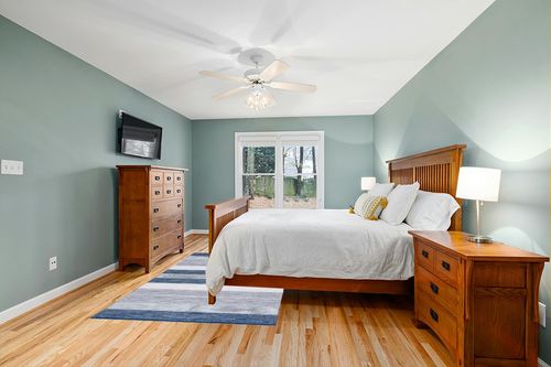 Safavieh Striped Kilim Collection Area Rug - 5' x 8', Grey & Blue, Flat Weave Cotton Design, Easy Care, Ideal for High Traffic Areas in Living Room, Bedroom (STK804M) in Teal and Orange Wood Bedroom