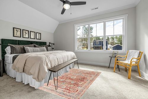 Loloi Claire Red/Ivory 5'-3" x 7'-9" Area Rug in Grey Traditional Bedroom with King Bed