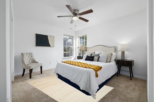 SAFAVIEH Adirondack Collection Area Rug - 5'1" x 7'6", Champagne & Cream, Modern Ombre Design, Non-Shedding & Easy Care, Ideal for High Traffic Areas in Living Room, Bedroom (ADR113W) in White and Yellow Modern Bedroom