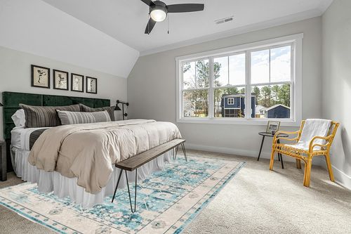 Syalife Washable Rug Vintage Area Rugs, 9'x 12' Living Room Rug with Non Slip Backing, Ultra-Thin Medallion Distressed Non-Shedding Boho Rug, Vintage Floor Mat Indoor Rug (FG04-Blue, 9'x 12') in Grey Traditional Bedroom with King Bed