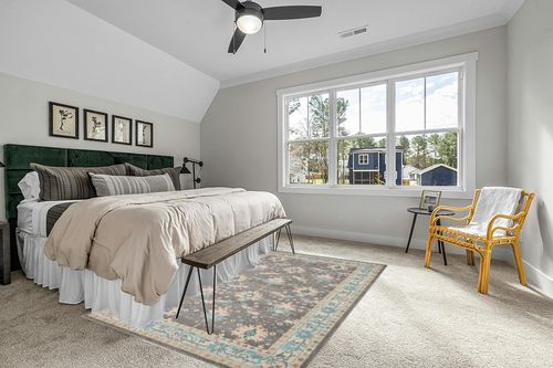 Nourison Tranquil Persian Grey/Pink 6' x 9' Area -Rug, Easy -Cleaning, Non Shedding, Bed Room, Living Room, Dining Room, Kitchen (6x9) in Grey Traditional Bedroom with King Bed
