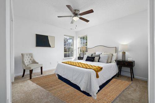 Pebble & Crane - Carlisle Rug - Woven Throw Rug - Jute and Cotton - Area Rug for Kitchen, Living Room, Bedroom, and More - Solid Trim - 8’ x 10’ - Grey in White and Yellow Modern Bedroom