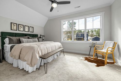 Brown Tan Country Rustic Vacuums, Anti-slipping Area Rug in Grey Traditional Bedroom with King Bed