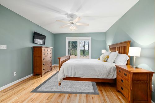 nuLOOM Marianne Handmade Wool Border Area Rug, 6' x 9', Grey in Teal and Orange Wood Bedroom