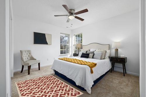 SAFAVIEH Courtyard Collection 4' x 5'7" Red/Bone CY6915 Indoor/ Outdoor Waterproof Easy-Cleaning Patio Backyard Mudroom Accent-Rug in White and Yellow Modern Bedroom