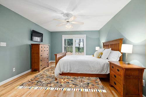 Safavieh Aspen Collection Area Rug - 8' x 10', Grey & Brown, Handmade Floral Tassel Wool, Ideal for High Traffic Areas in Living Room, Bedroom (APN139G) in Teal and Orange Wood Bedroom