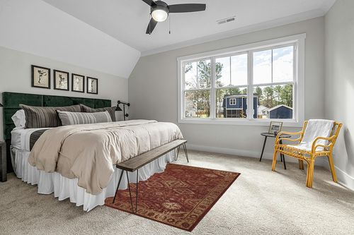 Maples Rugs Georgina Traditional Area Rugs for Living Room & Bedroom [Made in USA], 5 x 7, Red/Gold in Grey Traditional Bedroom with King Bed