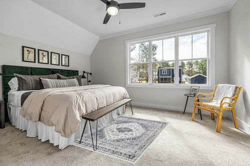 befbee 5x7 Area Rugs for Living Room,Stain Resistant Washable Rug,Non-Slip Backing Rugs for Bedroom,Kitchen,Printed Vintage Home Decor Rug (Grey/Beige, 5'x7') in Grey Traditional Bedroom with King Bed
