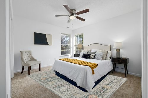 ‎Stone / Natural ‎Traditional  ‎Living Room ‎Area Rug in White and Yellow Modern Bedroom