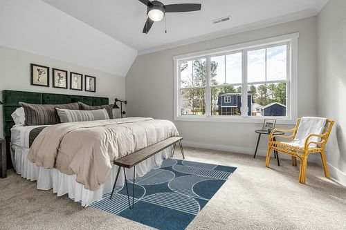 JONATHAN Y SCN104A-5 Nordby Geometric Arch Scandi Striped Indoor Area Rug, Contemporary, Coastal, Bohemian, Transitional for Bedroom,Kitchen,Living Room,Non Shedding,Easy-Washing, Blue, 5 X 8 in Grey Traditional Bedroom with King Bed