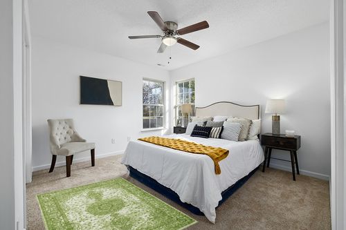 Unique Loom Bromley Collection Area Rug - Midnight (4' 1" x 6' 1" Rectangle, Green/ Ivory) in White and Yellow Modern Bedroom