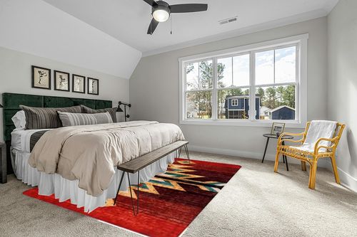 LIVEBOX Washable Western Rug 8x10 - Christmas Aztec Living Room Rug Thin Red Rugs for Bedroom, Large Farmhouse Rug Carpet Southwest Rug for Dining Room Office, Red in Grey Traditional Bedroom with King Bed