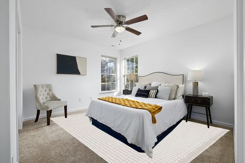 SAFAVIEH Montauk Collection Area Rug - 9' x 12', Ivory & Black, Handmade Flat Weave Boho Farmhouse Cotton Tassel Fringe, Ideal for High Traffic Areas in Living Room, Bedroom (MTK340D) in White and Yellow Modern Bedroom