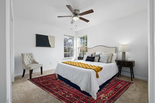 SAFAVIEH Vintage Hamadan Collection Area Rug - 8' x 10', Red & Multi, Oriental Traditional Persian Design, Non-Shedding & Easy Care, Ideal for High Traffic Areas in Living Room, Bedroom (VTH213A) in White and Yellow Modern Bedroom