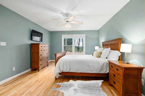 Loloi II Bryce Collection BZ-02 Grey/Silver 3'-10" x 5' Accent Rug in Teal and Orange Wood Bedroom