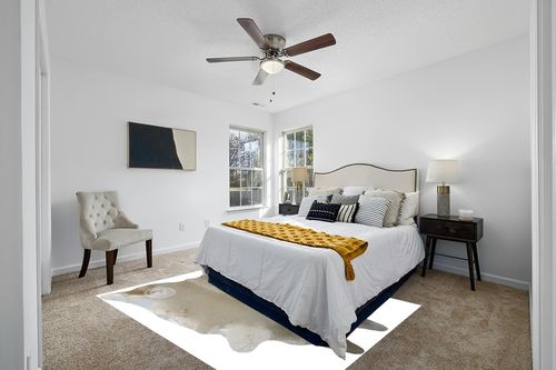 Genuine Champagne Cowhide Rug XL 6 x 7-8 ft. 180 x 240 cm in White and Yellow Modern Bedroom