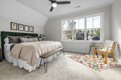 SAFAVIEH Aspen Collection 7' Square Ivory / Purple APN115A Handmade Boho Braided Tassel Wool Area Rug in Grey Traditional Bedroom with King Bed