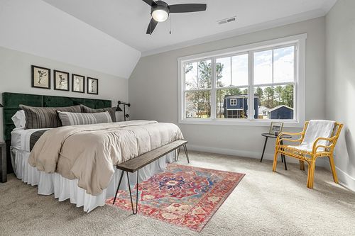 Artistic Weavers Lyyti Area Rug 5' x 7'6", 5 ft x 7 ft 6 in, Bright Red/Blue in Grey Traditional Bedroom with King Bed