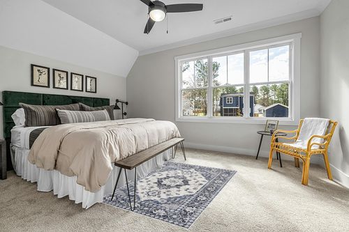 Area Rug Living Room Rugs: 5x7 Large Machine Washable Boho Carpet Vintage Medallion Floral Indoor Non Slip Decor Carpets for Under Dining Table Bedroom Farmhouse Nursery Home Office Blue in Grey Traditional Bedroom with King Bed