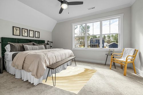 Eroyat Modern Indoor Slim Area Rug,5x7 Feet Large Living Room Bedroom Rug,Light Luxury Entryway Kitchen Rug,Non-Slip Non-Shedding Low Pile Easy Clean Home Decor,Brown-White in Grey Traditional Bedroom with King Bed