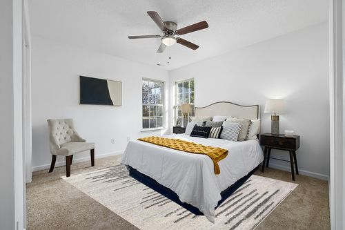 JONATHAN Y MOH205A-8 Aya Berber Stripe Geometric Indoor Farmhouse Area-Rug Bohemian Minimalistic Striped Easy-Cleaning Bedroom Kitchen Living Room Non Shedding, 8 X 10, Cream,Gray in White and Yellow Modern Bedroom