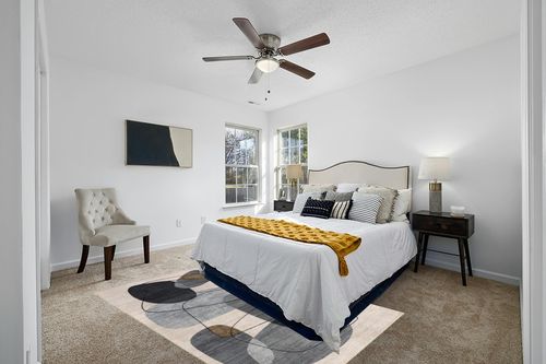 nuLOOM Rylee Abstract Machine Washable Indoor/Outdoor Area Rug, 5x8, Grey in White and Yellow Modern Bedroom