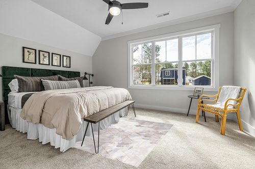 FINOREN Abstract Gold Line Area Rugs for Living Room,Bedroom,Hallway,Dining Room,Non-Shedding,Non Slip Backing,Floor Decoration Carpets,Gray-White,5x7 Feet in Grey Traditional Bedroom with King Bed